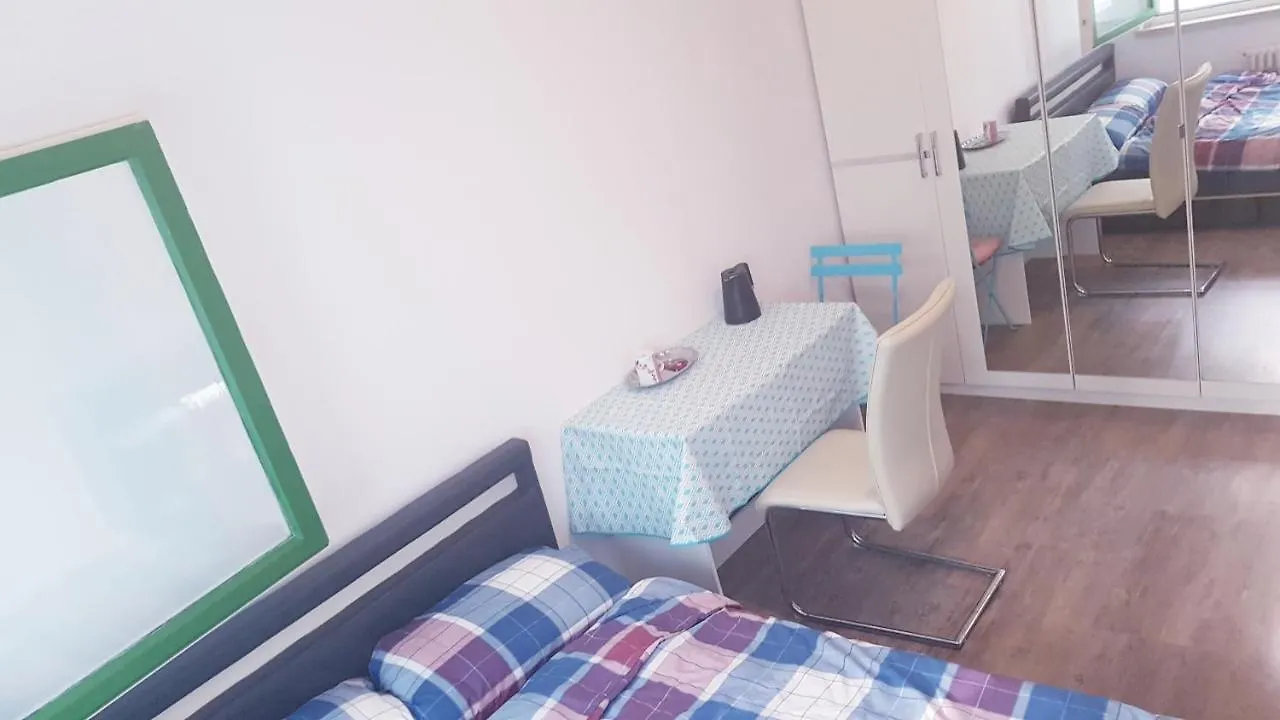 Schones Zimmer Munich Homestay